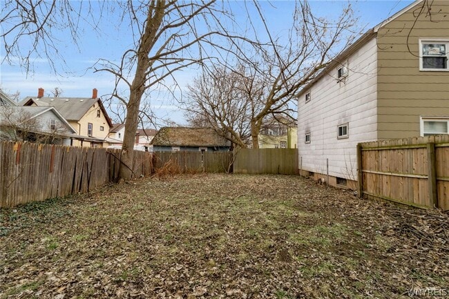 Building Photo - 43 Waterman St