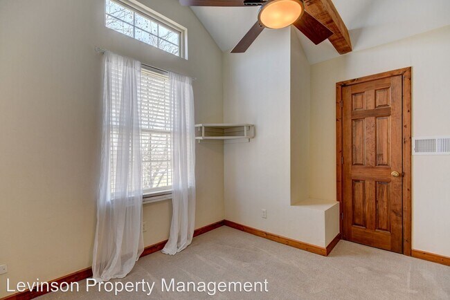 Building Photo - 3 br, 2 bath House - 807 S Littler Ave