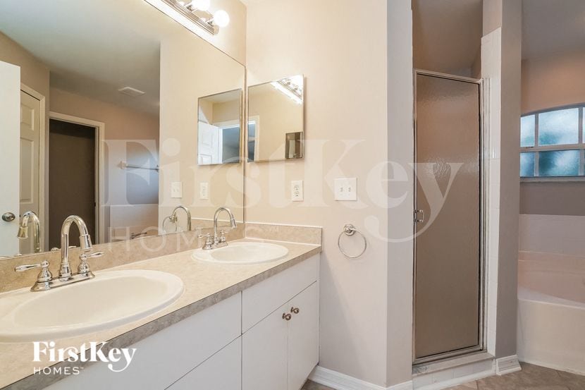 Building Photo - 5003 Barth St