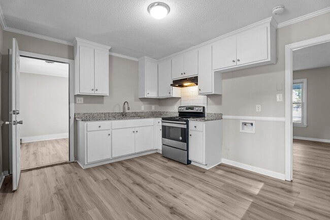 Building Photo - 620 Starling Way