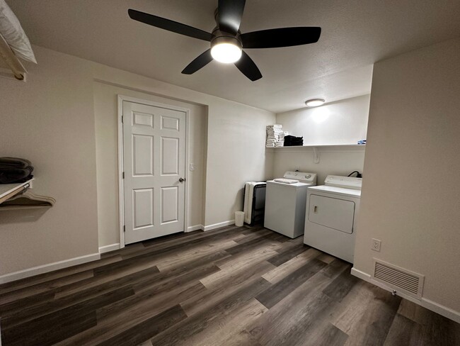 Building Photo - Beautiful Newly Remodeled Furnished Home: ...