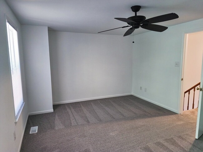 Building Photo - Spacious Alexandria Townhome in Convenient...