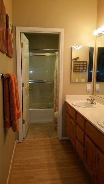 master bath - 10724 Wallace Ln