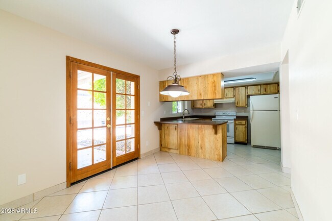 Building Photo - 2847 E Acoma Dr