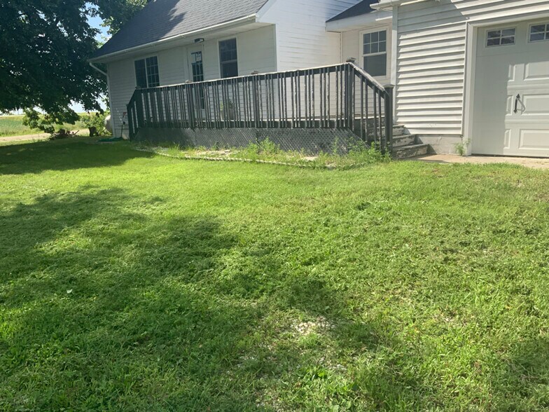 Building Photo - 1900 Van Meter Ave