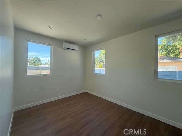 Building Photo - 20953 Saticoy St