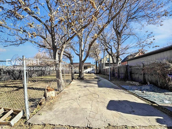 Building Photo - 2755 N Humboldt St