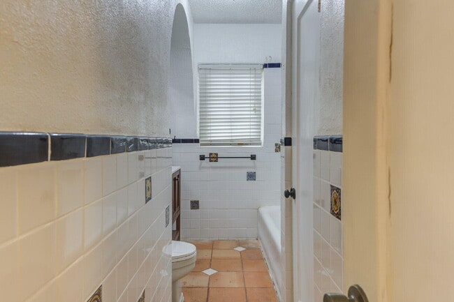 Building Photo - 2305 18th St