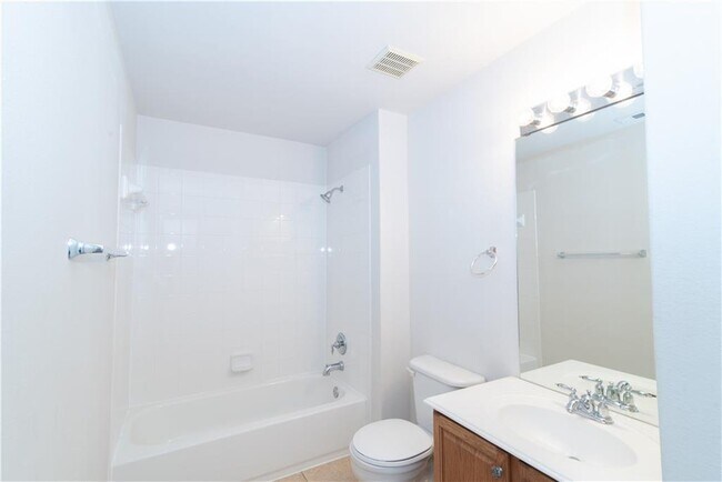 Building Photo - 2611 Salerno Pl