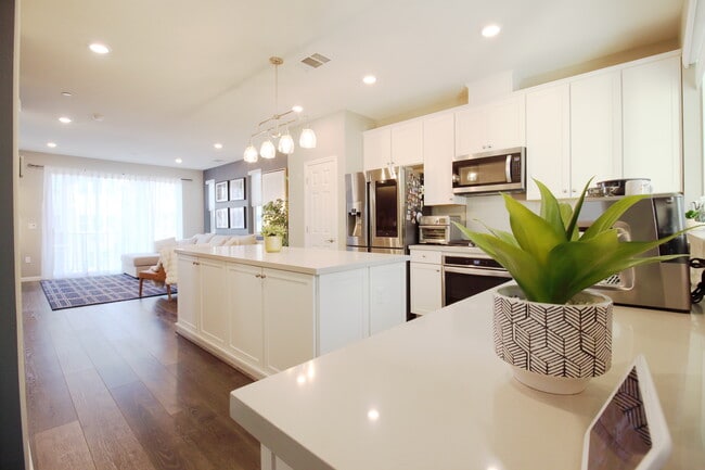 Building Photo - 164 Agustin Narvaez St