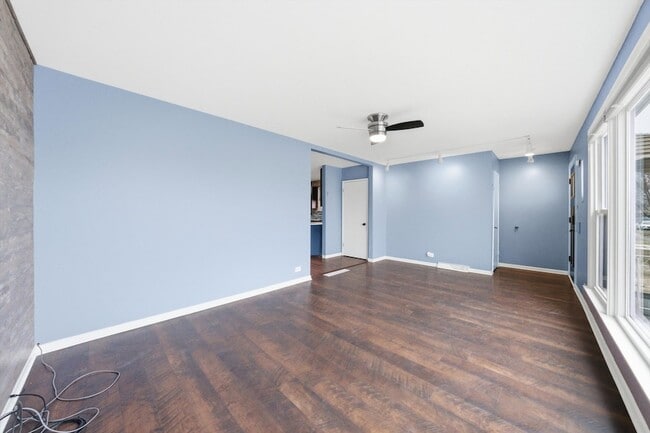 Building Photo - 4605 S Laramie Ave