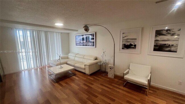 Building Photo - 770 Claughton Island Dr