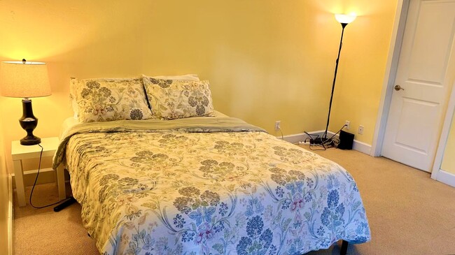 Brand new Queen bed with brand new linens. - 10982 Roebling Ave