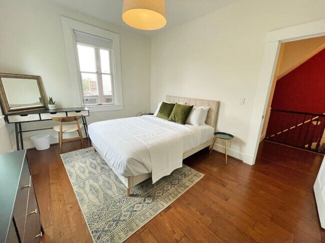 Building Photo - 1806 Republic St