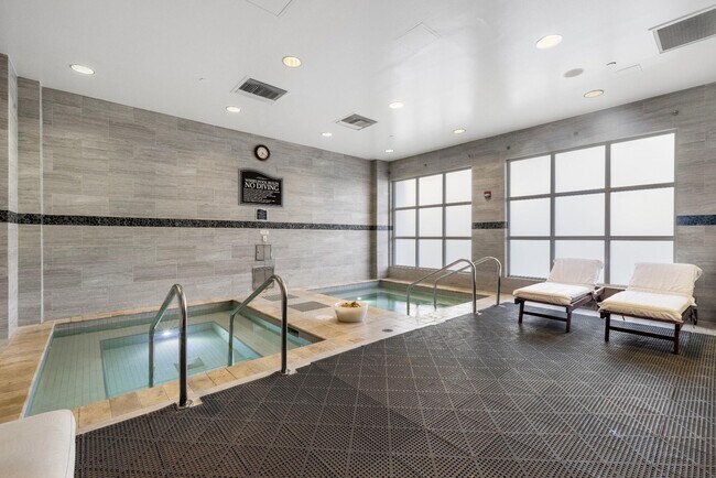 Building Photo - 5070 Lake Catalina Dr