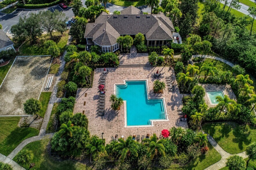 Building Photo - 8917 Manor Loop