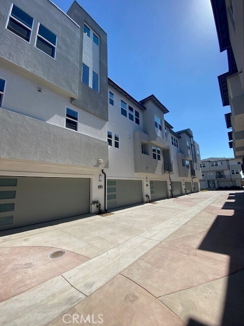 Building Photo - 1411 W Cara Dr