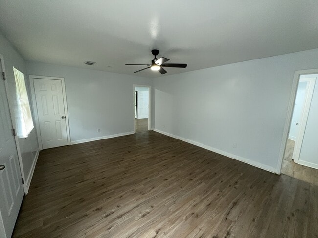 Building Photo - 1351 Maria Dr