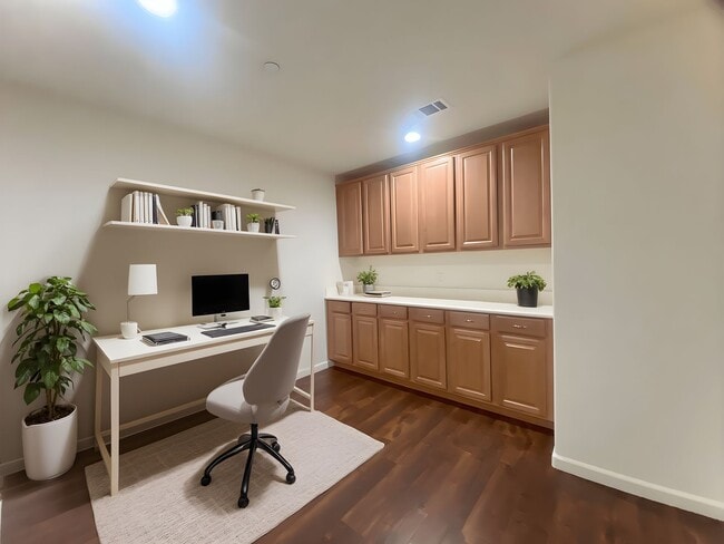 Building Photo - Beautiful 3-Bedroom Townhome in Private Ga...