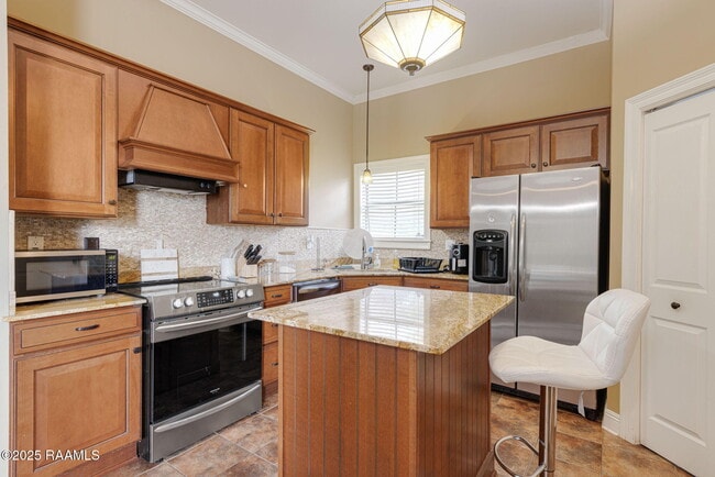 Building Photo - 111 Meagans Way Dr