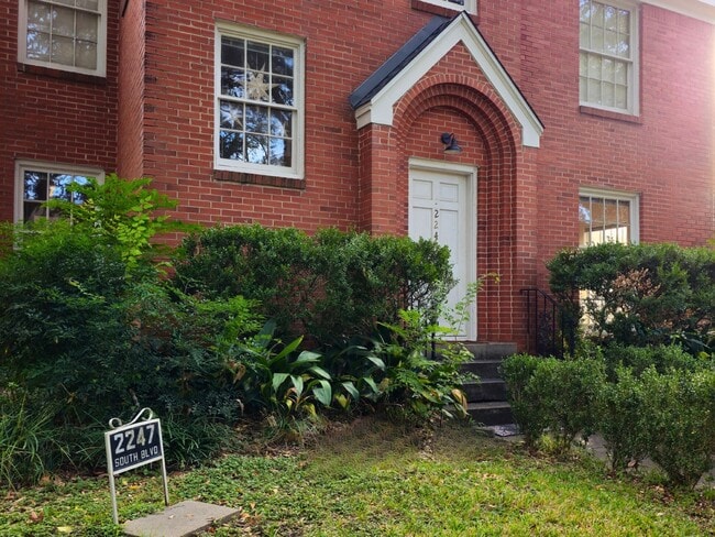 Primary Photo - 2247 South Blvd