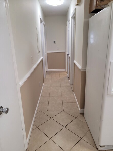 Building Photo - 3986 Sunny Lane Dr