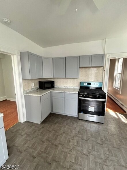 Building Photo - 222 Inslee Pl