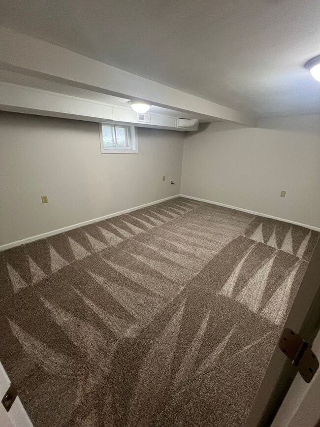 Building Photo - Recently Updated Single Family Home Available