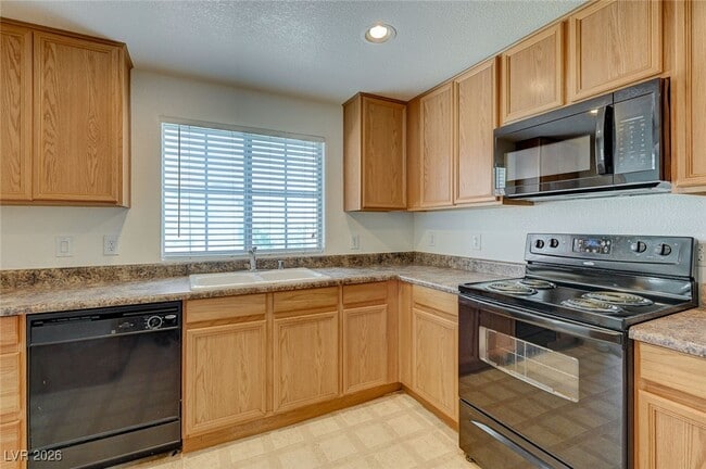 Building Photo - 6160 Rumrill St