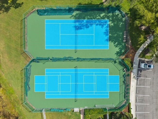 Building Photo - 700 Silk Oak Dr