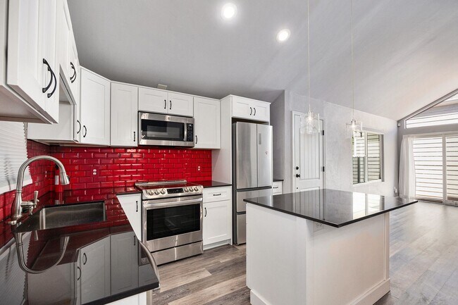Building Photo - Beautifully Finished Detached Patio Home