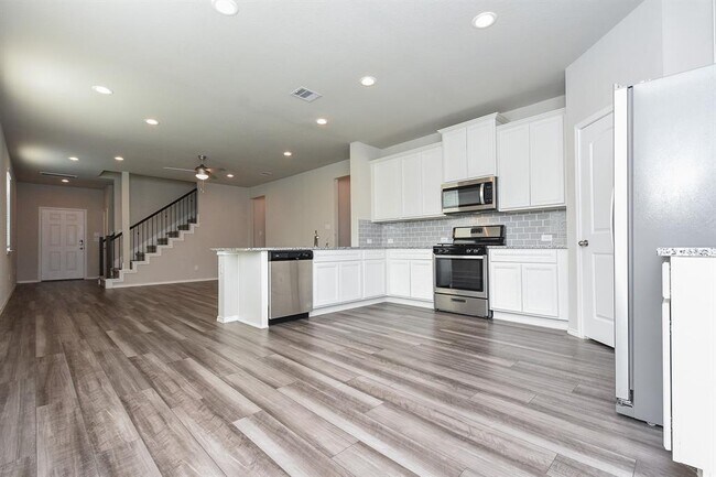 Building Photo - 9205 Inland Leather Ln