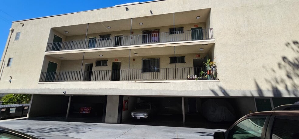 Building Photo - 206 N Beverly Park