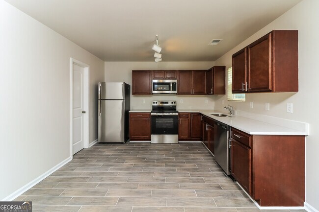 Building Photo - 404 Scenic View Ct