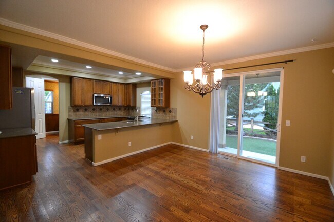 Building Photo - 4 bedrooms and large loft in Banning Lewis...