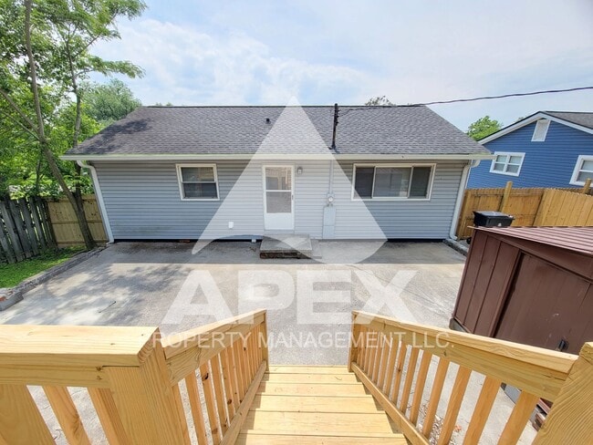 Building Photo - Renovated - 3 Bd 1 Ba Single Family home i...