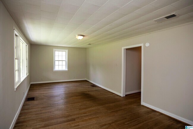 Building Photo - 628 Sharon Blvd