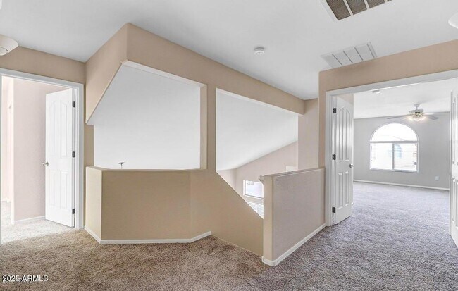 Building Photo - 9043 W Fullam St