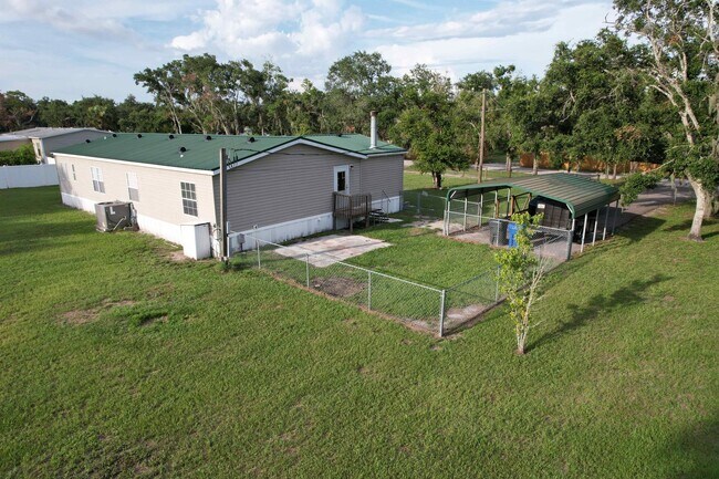 Building Photo - 3 Bedroom / 2 Bath House On An Acre