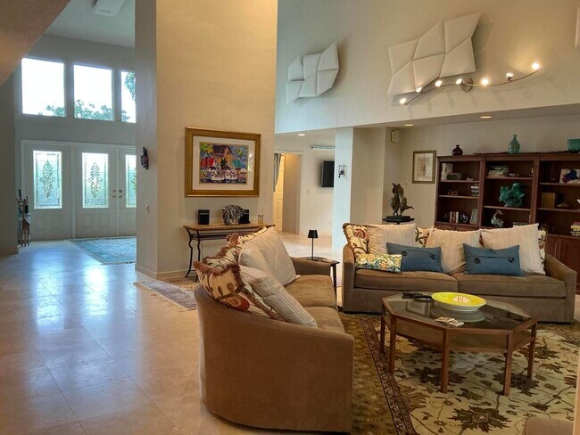 Building Photo - 4559 S Lake Dr