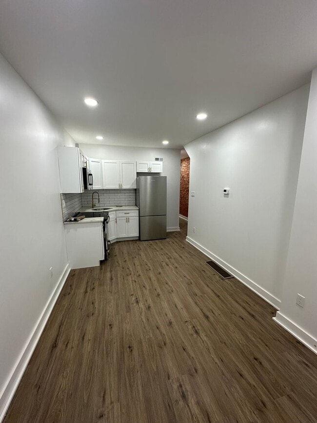 Building Photo - Fully renovated 2 Bedroom apartment. Section 8 approved