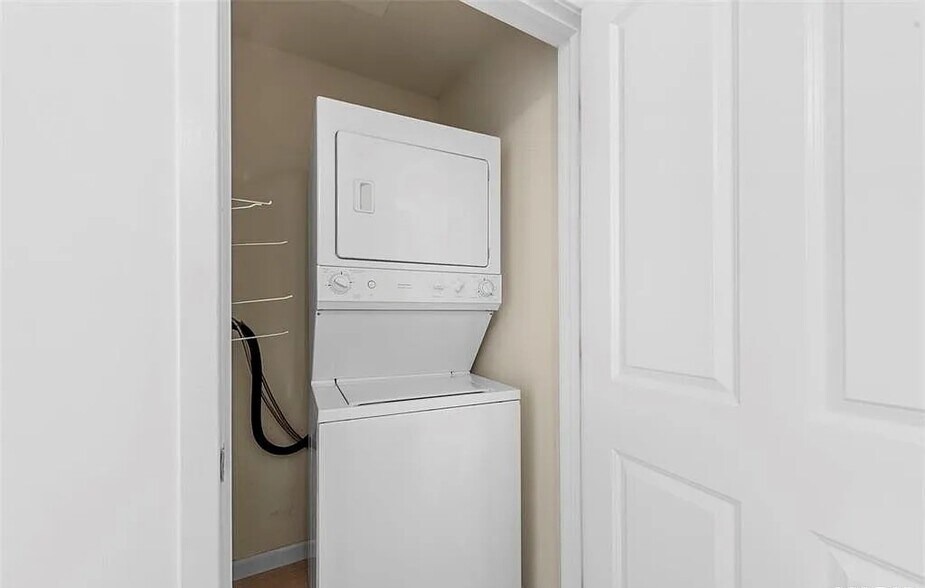 Building Photo - 4909 Laclede Ave