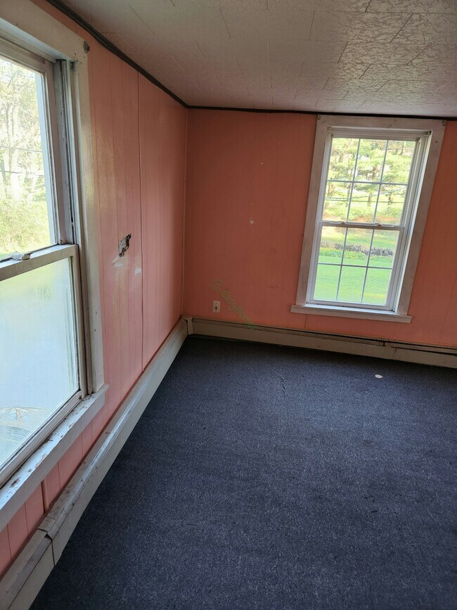 Building Photo - 701 Mino Dr