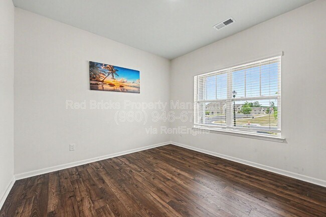 Building Photo - 10749 Adair Wds Dr