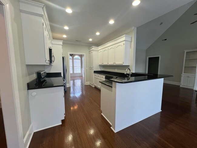 Building Photo - 2105 Harborview Dr