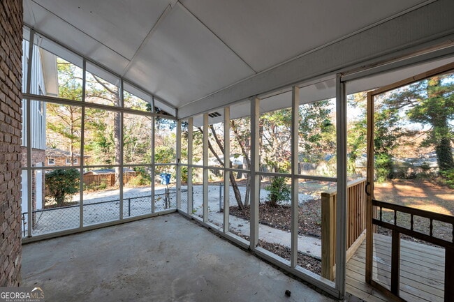 Building Photo - 1870 Sandgate Cir SW