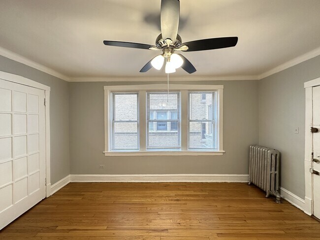 Building Photo - 4827 N Springfield Ave