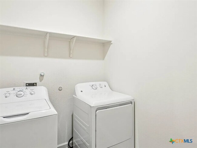 Building Photo - 152 Mullen