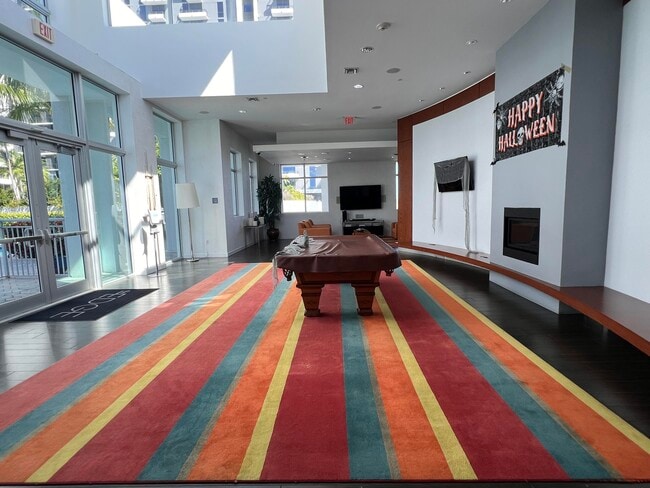 Building Photo - 300 S Australian Ave