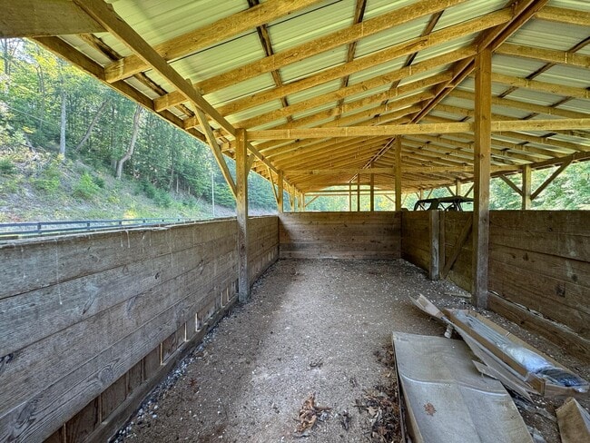 Building Photo - 1680 Lower Hatcher Creek Rd